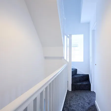 A Modern&welcoming *