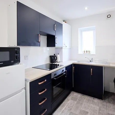 Apartment A Modern & Welcoming